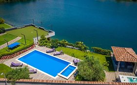 Villa Ana